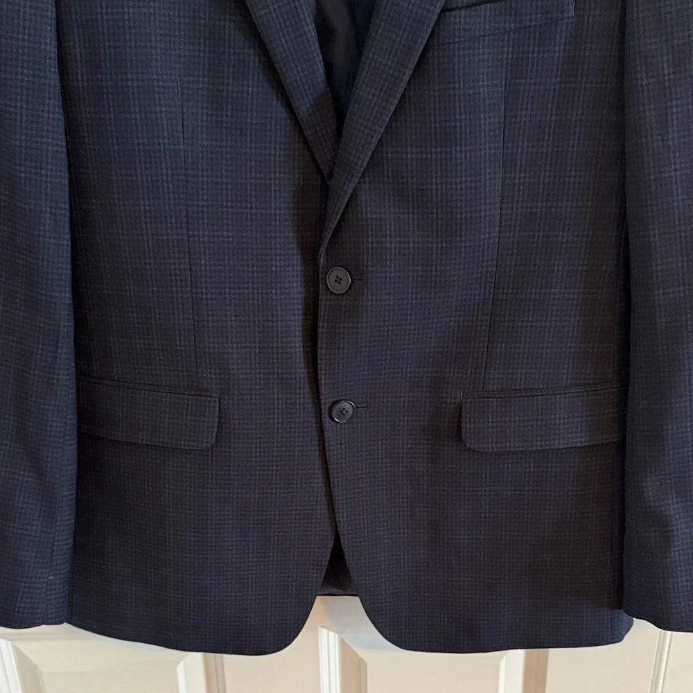 Van Heusen Flex Slim Fit 42R Navy Blue Plaid Blazer
